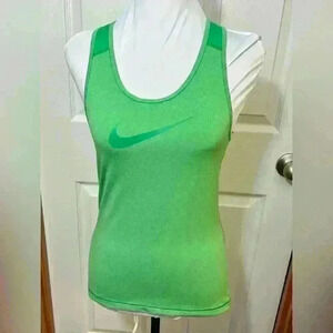 Nike pro tank green small